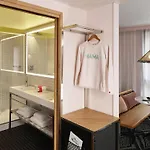 Mama Shelter West 3*
