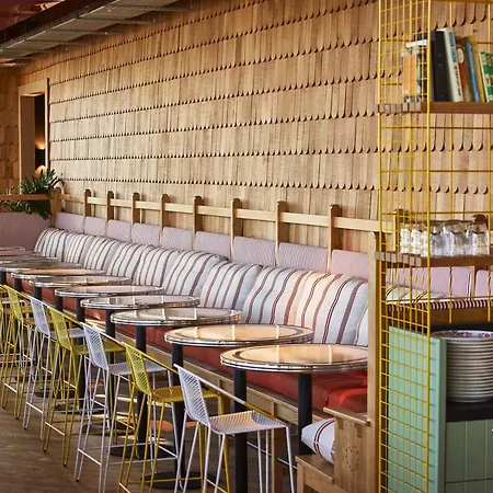 Mama Shelter West 3* باريس