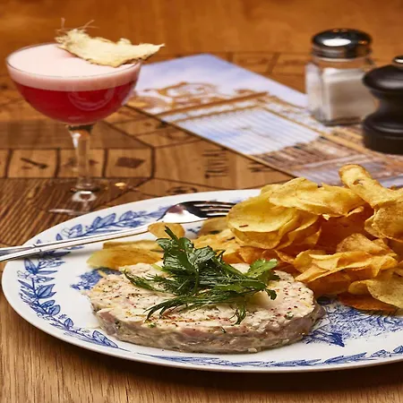 Mama Shelter West 3* باريس