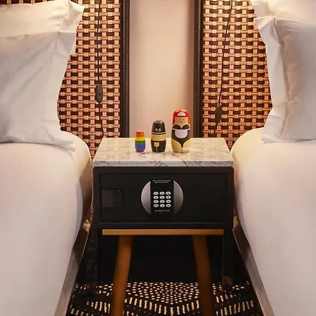 Mama Shelter West 3* باريس