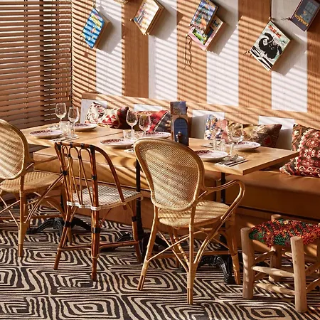 Hotell Mama Shelter West 3*