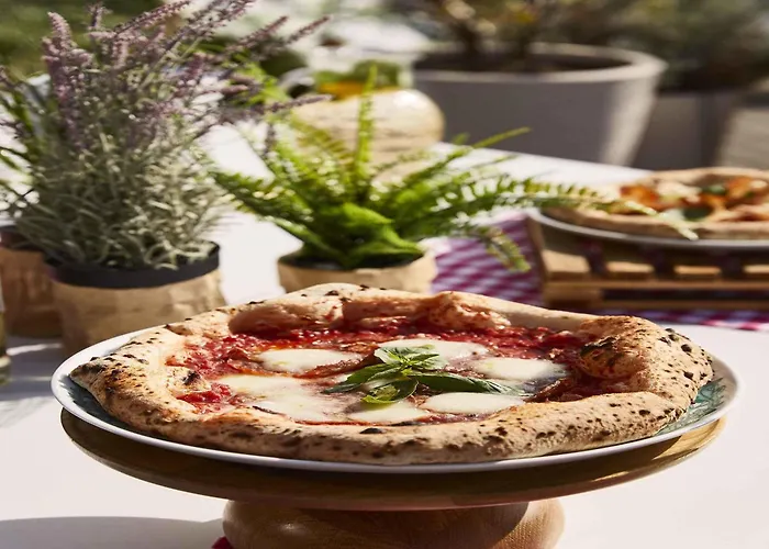 Отель Mama Shelter West 3*