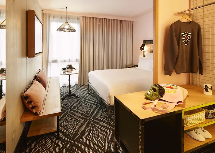 Mama Shelter West 3* Paris