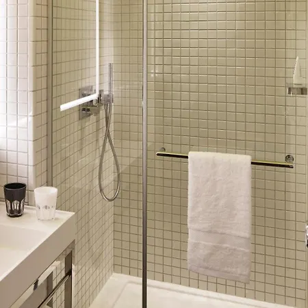 Mama Shelter West 3*